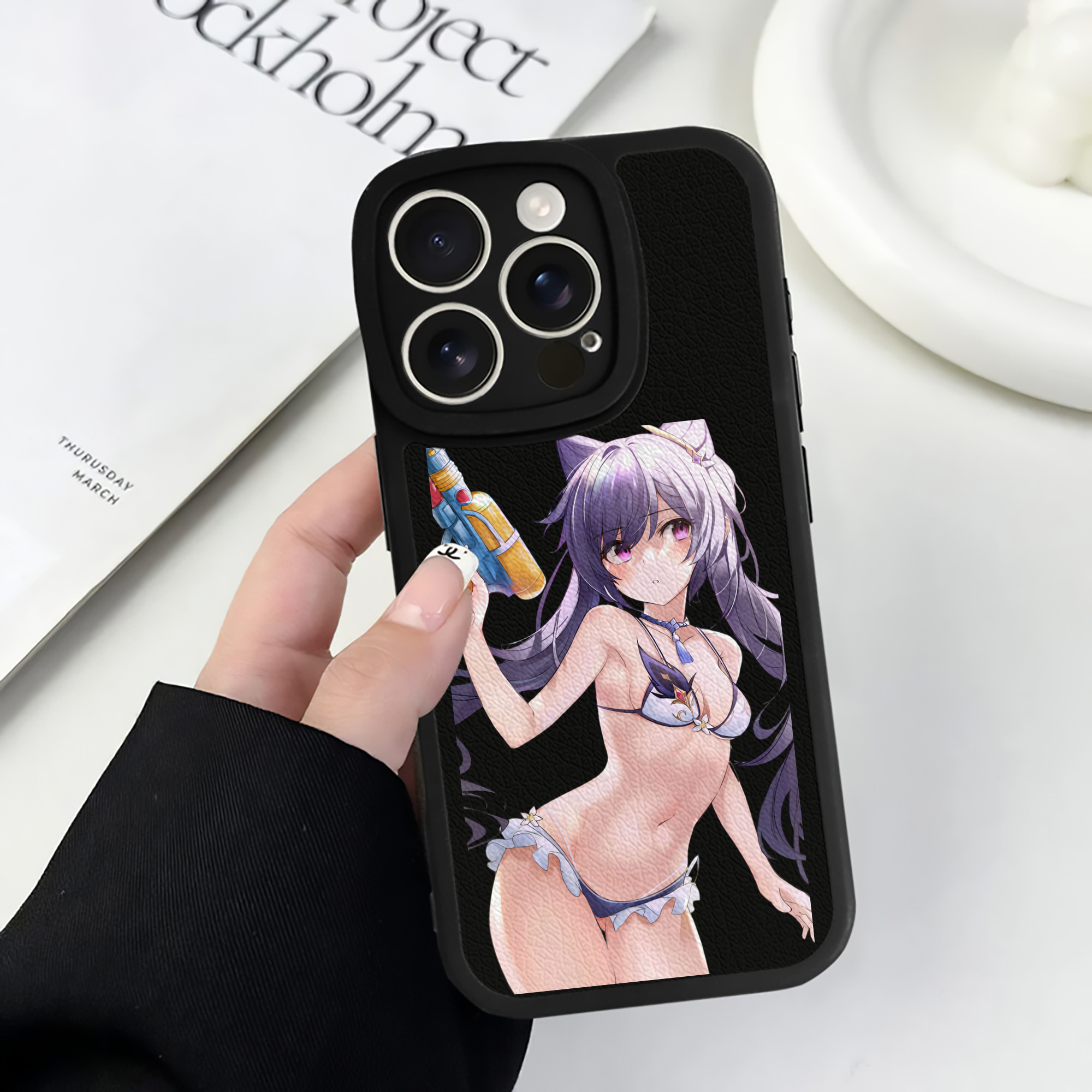 げんし神 刻晴 こくせい genshin Kokusei 【iPhone 16シリーズ対応】シリコンスマホケース（レザー調） 材質：シリコン